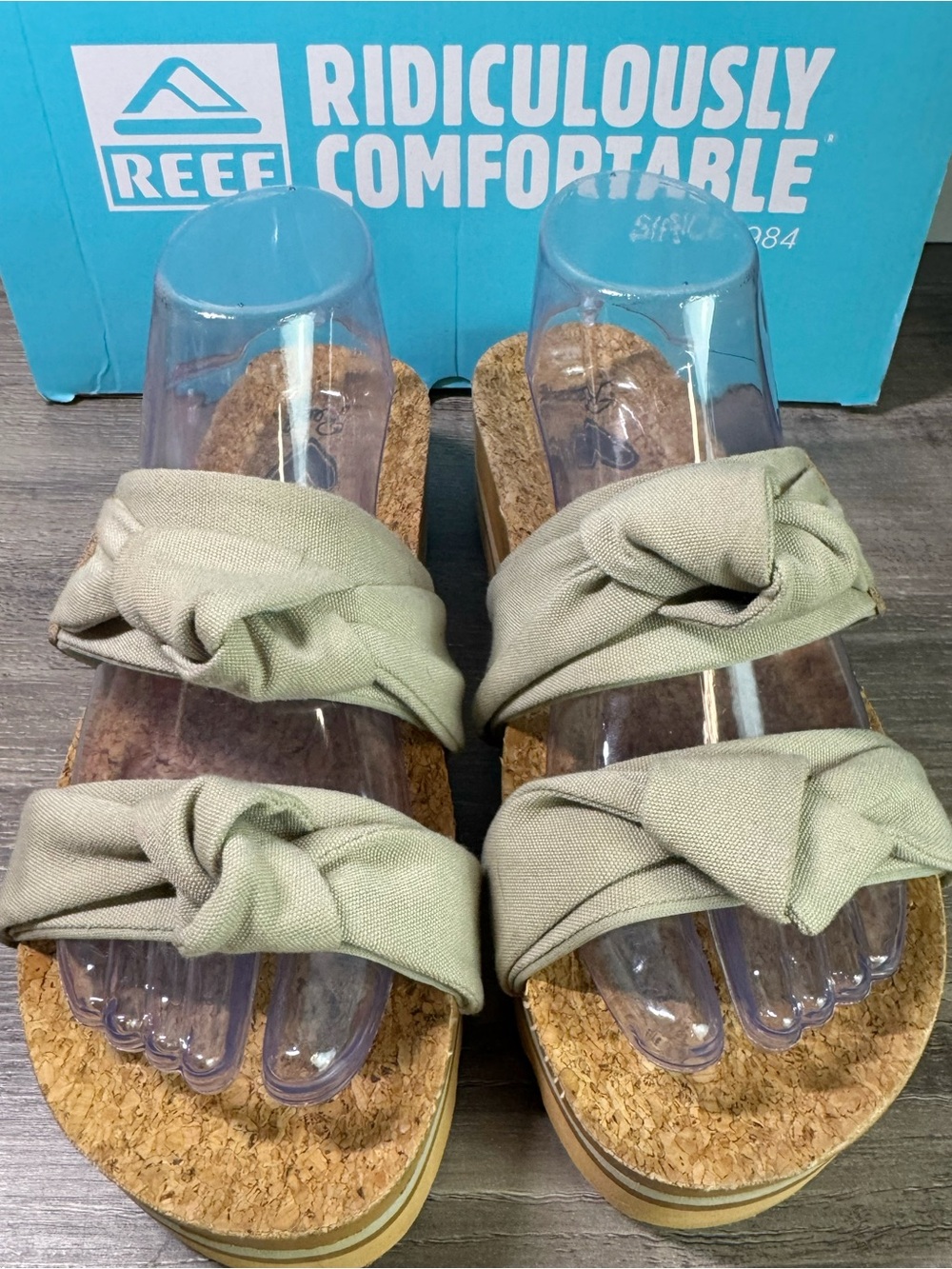 Reef Knotty Vista Hi Slide Sage Green Platform Slide sandals size 38.5/8 EUC - Picture 3 of 9